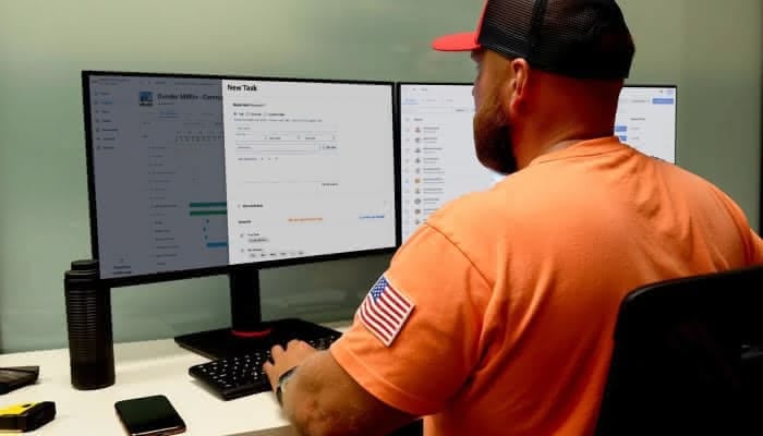 Construction manager using CrewView